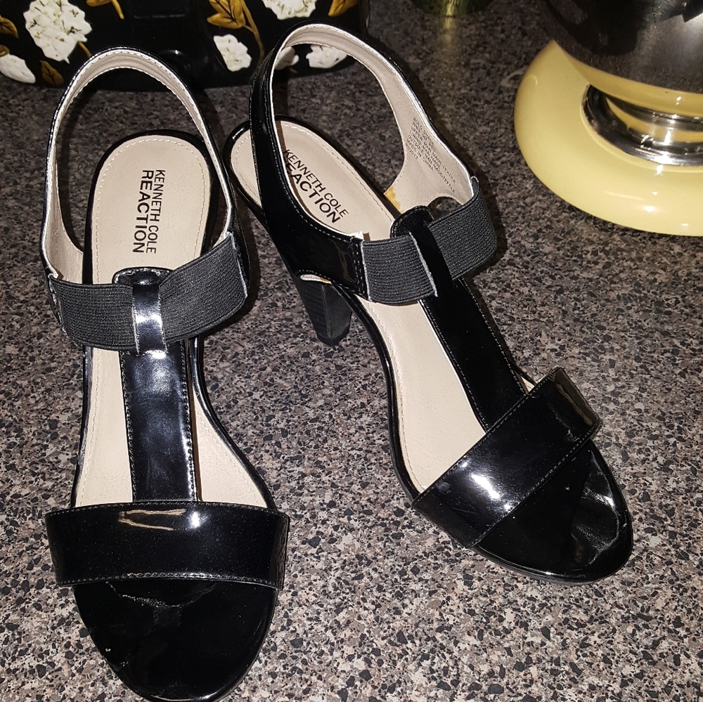 Kenneth Cole black patent sandals